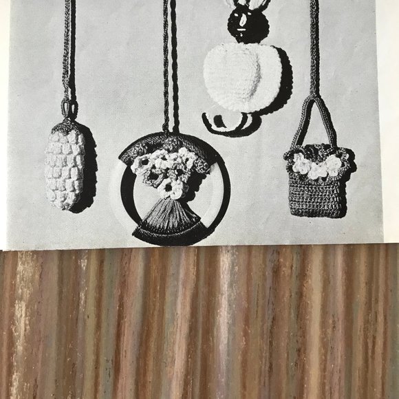 Decoration for the Home Doilies Runners Vintage 1930s Crochet Pattern Book 312 - Picture 2 of 6